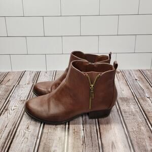 Unisa Brown Leather Ankle Booties Women’s Size 7.5 Side Zip Classic Boot